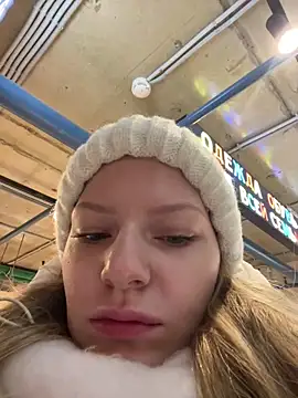 MaryHiggins online show from November 24, 2025, 1:55 pm