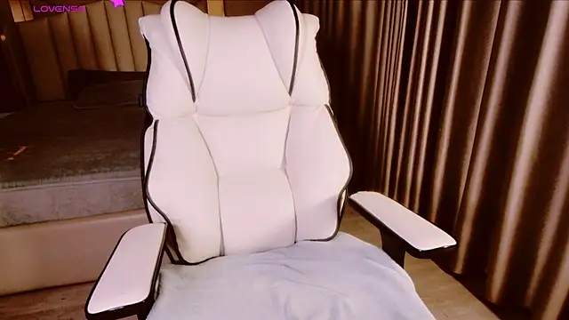 Snapshot of Girl__Funny chatting on September 29, 2025, 5:51 pm Girl  Funny online show from September 29, 2025, 5:51 pm