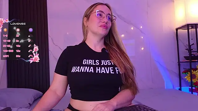 hotpawgmilf online show from July 22, 2026, 4:37 am