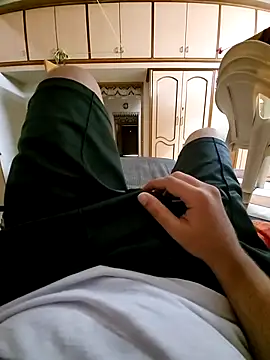 Snapshot of vansh1802 chatting on November 16, 2025, 4:29 am vansh1802 online show from November 16, 2025, 4:29 am