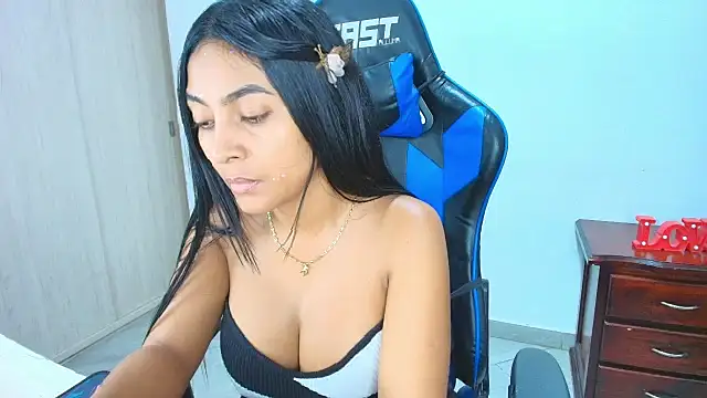 sophiax-x online show from October 1, 2025, 4:46 pm