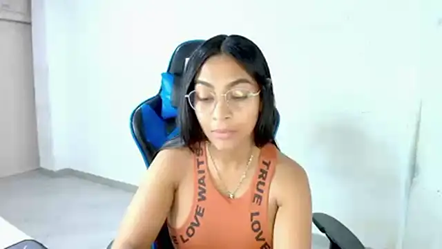 sophiax-x online show from February 17, 2026, 11:18 am