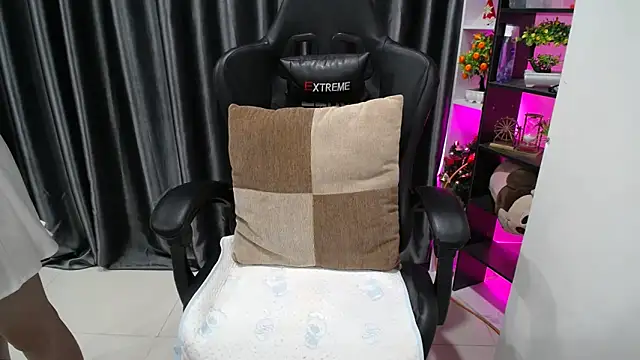 Yuki-yio online show from September 10, 2025, 1:16 am