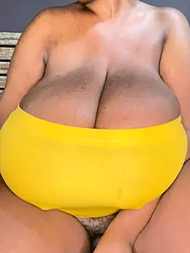 MissFancyXXL online show from November 18, 2025, 8:35 pm