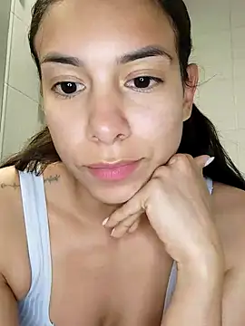 Snapshot of Angelinalombardi_ chatting on November 6, 2025, 12:22 am Angelinalombardi online show from November 6, 2025, 12:22 am