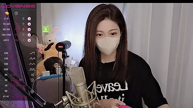 tw lala online show from March 18, 2025, 4:04 pm