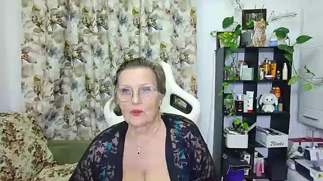 Selenna57 online show from January 6, 2025, 7:02 pm