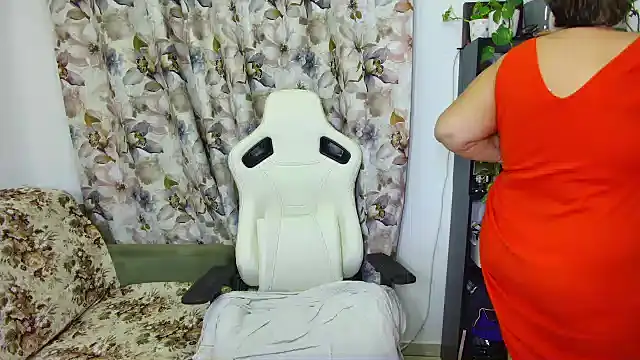 Selenna57 online show from January 8, 2025, 7:45 pm