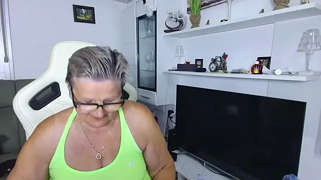 Selenna57 online show from June 16, 2026, 5:26 pm