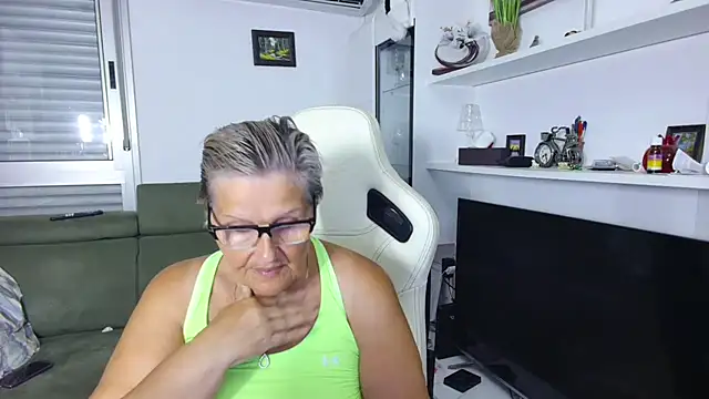 Selenna57 online show from June 18, 2026, 5:17 pm