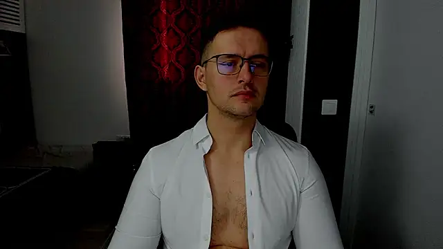 sexxymuscles4u online show from December 16, 2025, 8:52 am