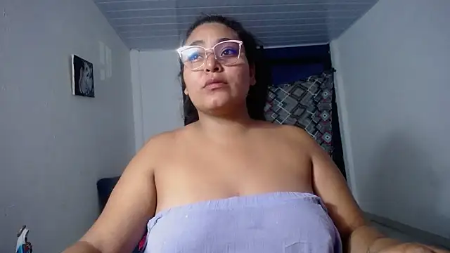 Snapshot of sirena_15 chatting on September 19, 2025, 5:09 am sirena 15 online show from September 19, 2025, 5:09 am