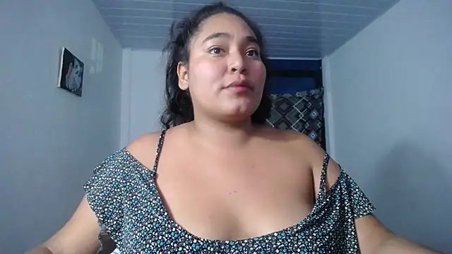 Snapshot of sirena_15 chatting on October 24, 2025, 6:10 am sirena 15 online show from October 24, 2025, 6:10 am