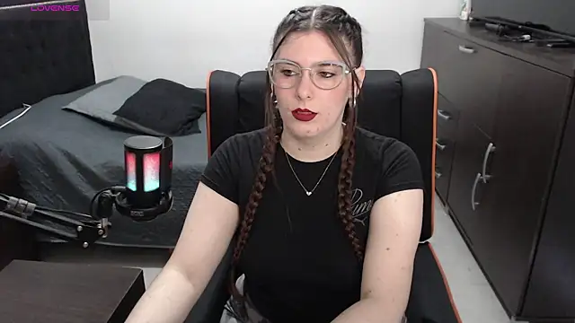 xxbbtaa online show from April 18, 2026, 8:09 pm