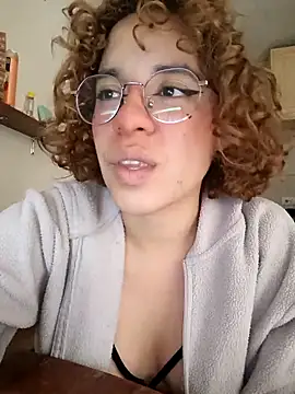 EmmaMelissa0521 online show from February 16, 2025, 5:26 pm