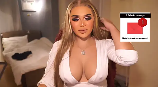 AnneHartx online show from February 8, 2025, 6:43 am