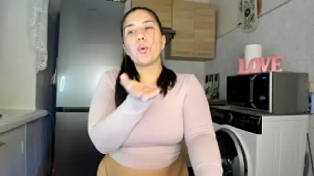 MiaMarrone online show from March 7, 2026, 12:18 am