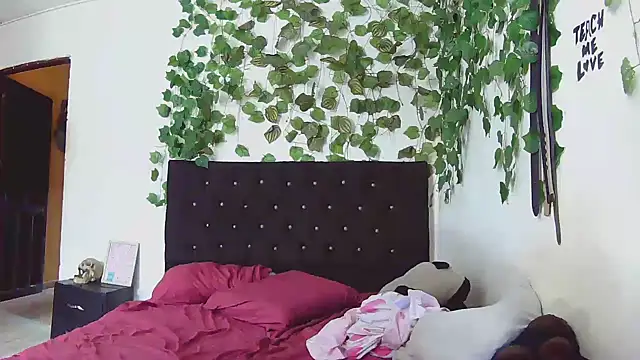 caribbeanlover1 online show from November 1, 2025, 3:03 pm