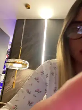 AnaCarrera online show from September 19, 2025, 12:02 am