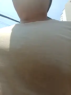 chicoguapo8 online show from December 17, 2025, 5:52 pm