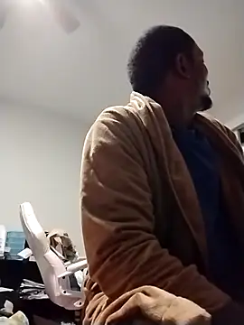 Makeyoucumallover online show from November 29, 2025, 6:16 am