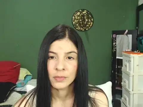 Estefani 32 online show from January 12, 2025, 7:42 pm