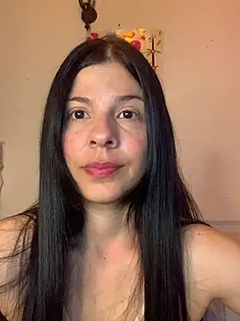 Estefani 32 online show from March 25, 2026, 7:42 pm