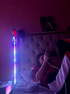 Flossy Vettie online show from November 19, 2025, 3:34 pm