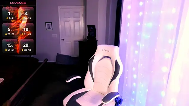 britteebee online show from October 6, 2025, 10:23 am