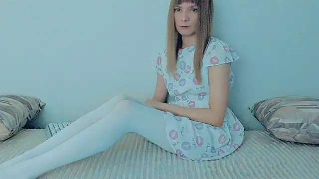 YourCaramel online show from September 11, 2025, 10:37 am