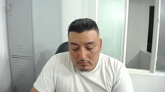 Snapshot of antonycruz chatting on November 14, 2025, 10:07 pm antonycruz online show from November 14, 2025, 10:07 pm