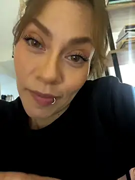 SamyJones9 online show from April 5, 2026, 10:51 pm