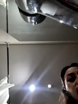 SamyJones9 online show from April 29, 2026, 1:53 am