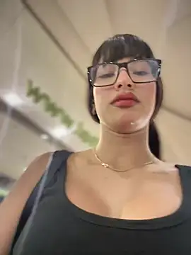 DulceLenns online show from March 20, 2025, 5:58 pm