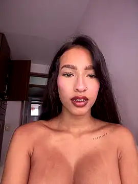 DulceLenns online show from October 9, 2025, 6:28 pm