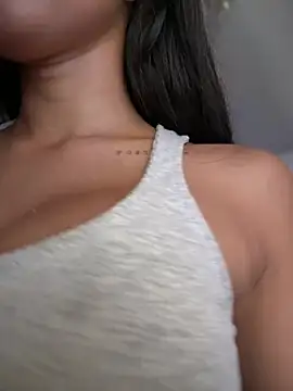 DulceLenns online show from April 11, 2026, 7:18 pm