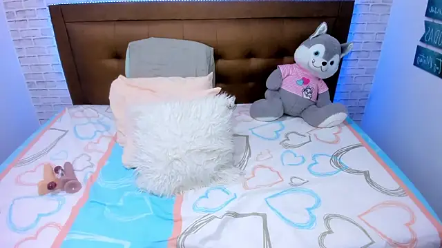 olivia love  online show from January 24, 2025, 1:13 am