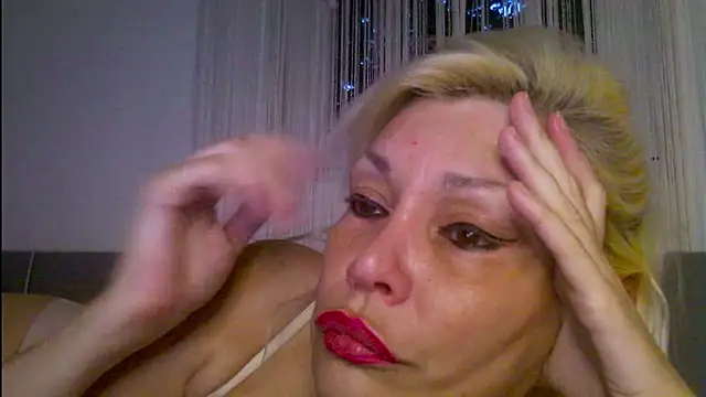 Snapshot of EvaaMina chatting on June 16, 2026, 6:43 pm EvaaMina online show from June 16, 2026, 6:43 pm
