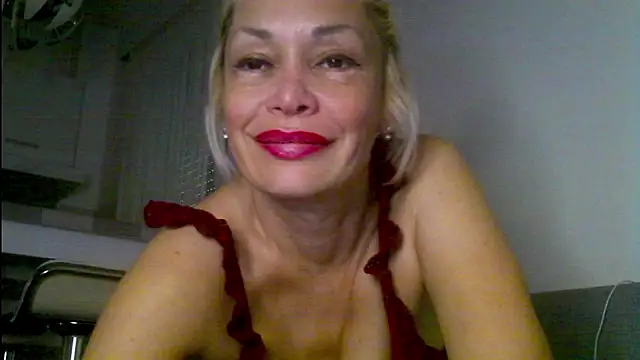 Snapshot of EvaaMina chatting on June 18, 2026, 9:25 am EvaaMina online show from June 18, 2026, 9:25 am