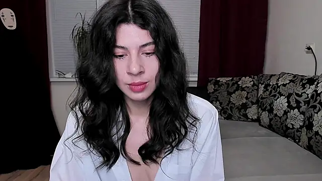 MolagAnna online show from March 13, 2025, 7:39 pm