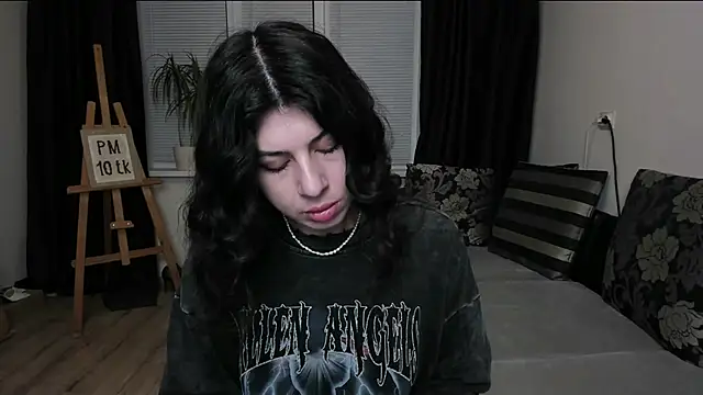 MolagAnna online show from April 23, 2026, 6:32 pm