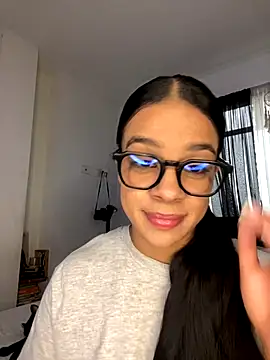 trianawhite online show from September 16, 2025, 2:18 pm