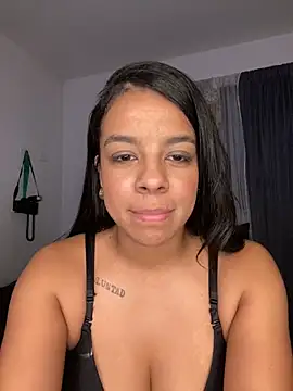 trianawhite online show from November 27, 2025, 2:13 am