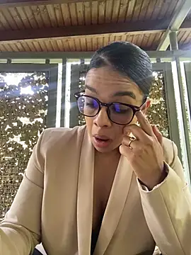 trianawhite online show from April 15, 2026, 3:08 pm