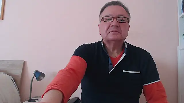 YOU6me online show from November 22, 2025, 9:41 am