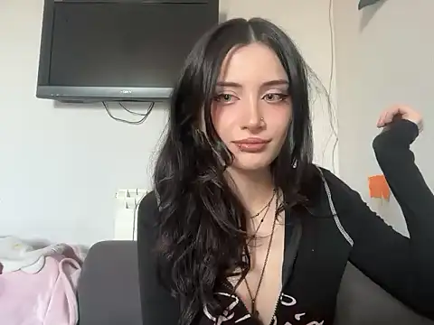 julesvause online show from April 19, 2026, 11:42 am