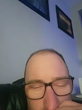 Snapshot of gdawg78 chatting on September 29, 2025, 7:51 pm gdawg78 online show from September 29, 2025, 7:51 pm