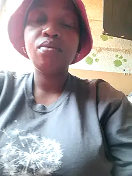 Snapshot of winterqueenx chatting on March 9, 2026, 9:35 am winterqueenx online show from March 9, 2026, 9:35 am