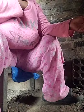 Snapshot of winterqueenx chatting on March 15, 2026, 6:30 am winterqueenx online show from March 15, 2026, 6:30 am