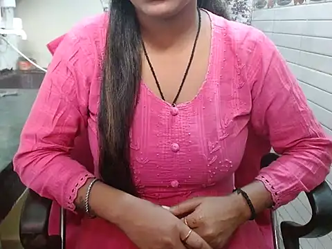 LovingPihu online show from October 19, 2025, 5:08 am
